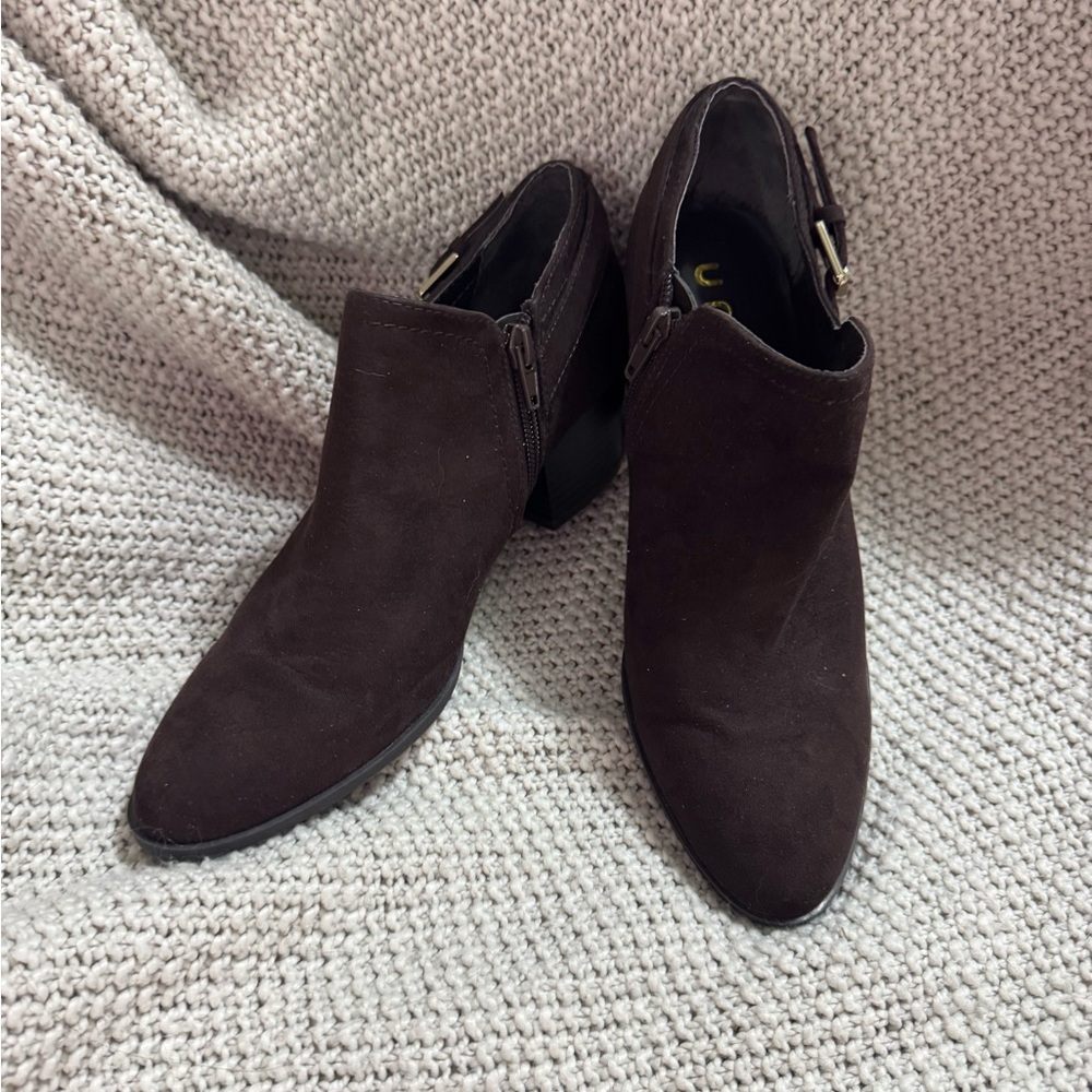 Unisa suede faux ankle‎ booties. Size 7.5